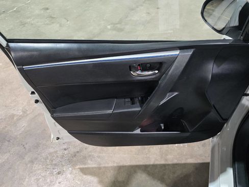 Used 2014 Toyota Corolla S image 24