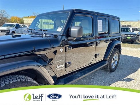 Used 2018 Jeep Wrangler Unlimited Sahara image 35