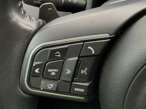 Used 2018 Jaguar XE Premium RWD image 31