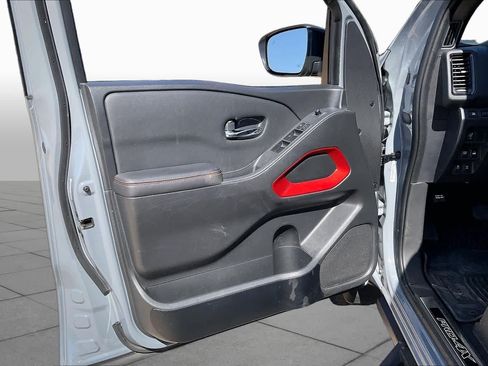 Used 2023 Nissan Frontier PRO-4X w/ Pro Convenience Package AWD/4WD image 21