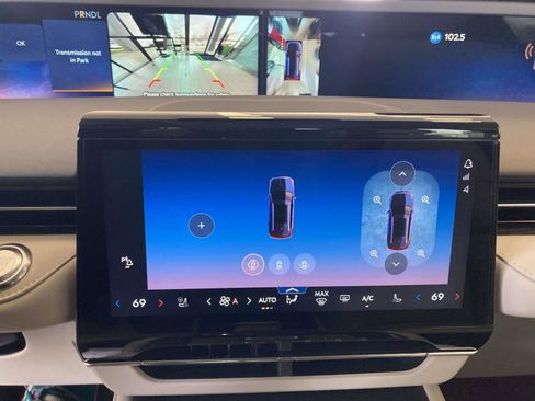 Used 2026 Lincoln Nautilus Reserve image 24