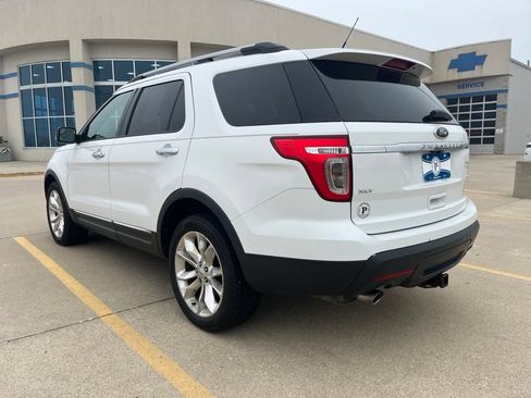 Used 2013 Ford Explorer XLT AWD/4WD image 3