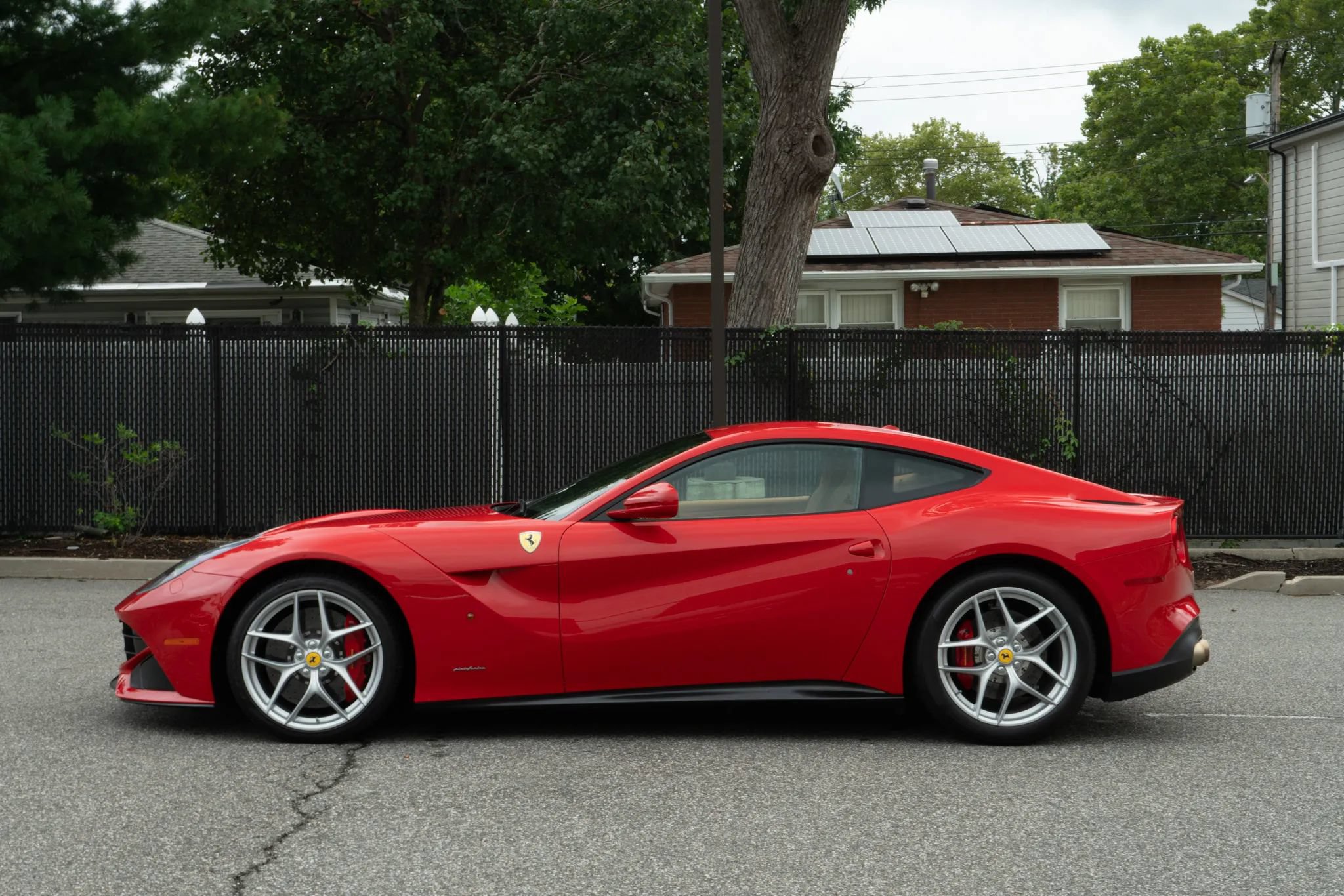 Used 2017 Ferrari F12 Berlinetta RWD image 7