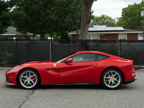 Used 2017 Ferrari F12 Berlinetta RWD image 7
