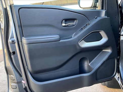 New 2026 Nissan Frontier SV image 10