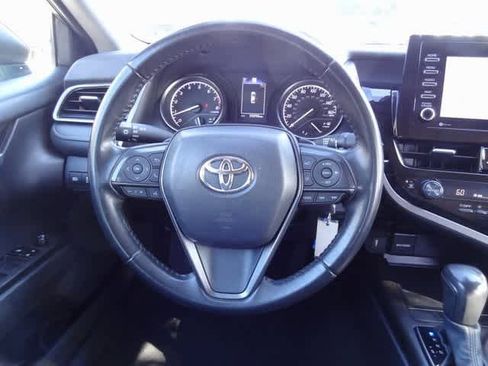 Used 2024 Toyota Camry SE image 12