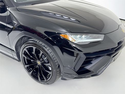 Used 2023 Lamborghini Urus S image 37