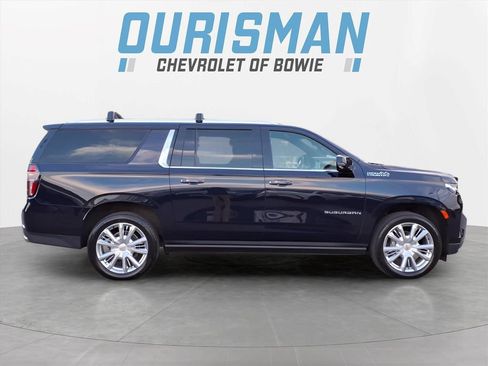 Used 2022 Chevrolet Suburban High Country w/ Premium Package AWD/4WD image 2