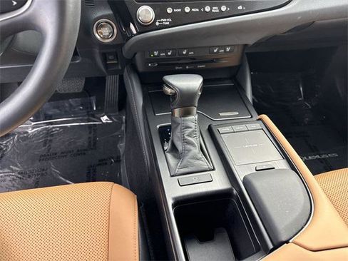 Certified 2022 Lexus ES 350 w/ Premium Package image 21