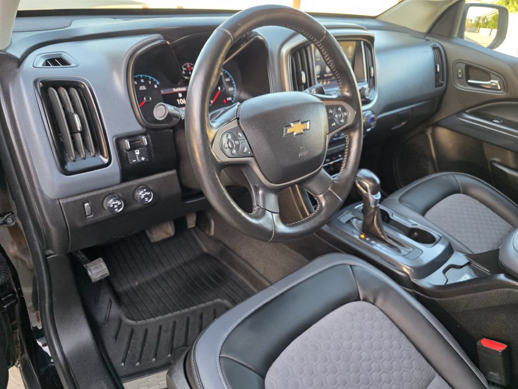 Used 2022 Chevrolet Colorado Z71 w/ Z71 Midnight Edition AWD/4WD image 18