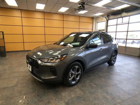 Certified 2025 Ford Escape ST-Line FWD image 3