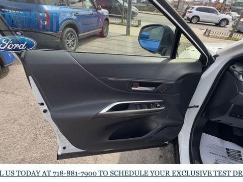 Used 2023 Toyota Venza Nightshade AWD/4WD image 6