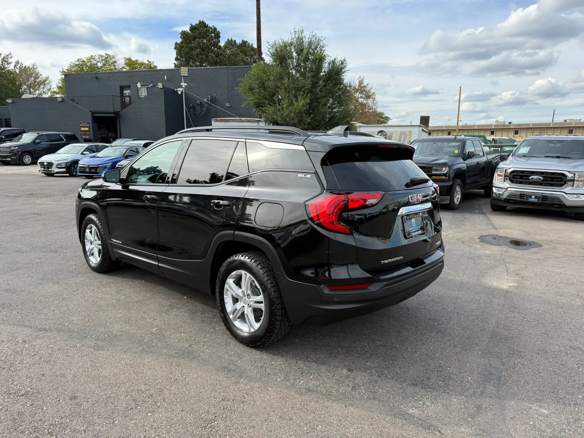 Used 2018 GMC Terrain SLE w/ Driver Convenience Package AWD/4WD image 5