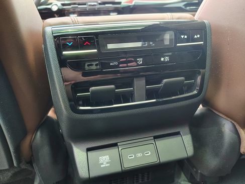 Used 2025 Acura MDX SH-AWD w/ Technology Package image 21