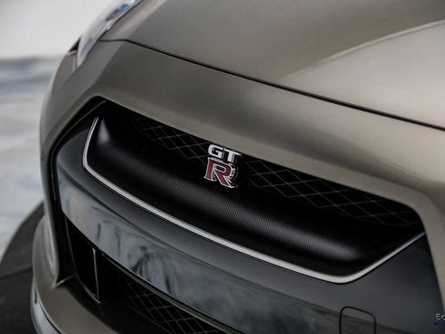 Used 2009 Nissan GT-R Premium image 33