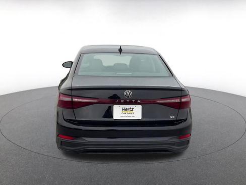 Used 2025 Volkswagen Jetta SE image 12