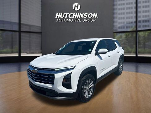 Certified 2025 Chevrolet Equinox LT FWD image 3