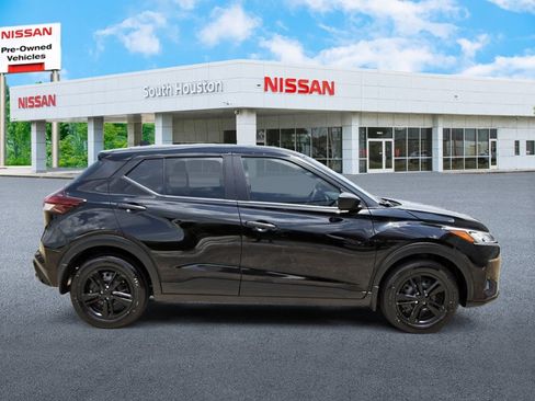 Certified 2025 Nissan Kicks Play S FWD image 5