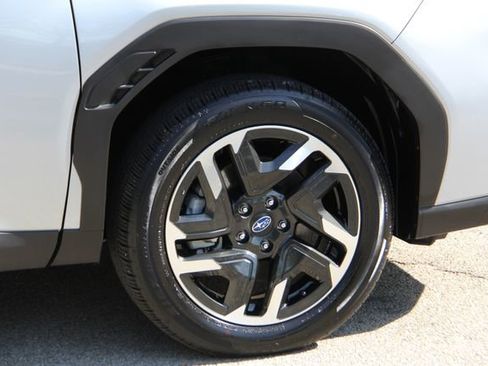 Used 2025 Subaru Forester Limited image 12