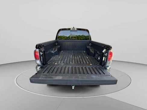 Used 2022 Toyota Tacoma TRD Off-Road RWD image 27