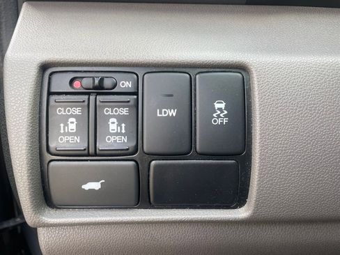 Used 2014 Honda Odyssey EX-L image 17