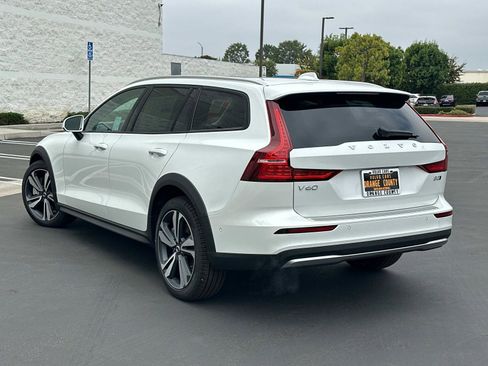 New 2026 Volvo V60 B5 Cross Country Plus w/ Climate Package image 5