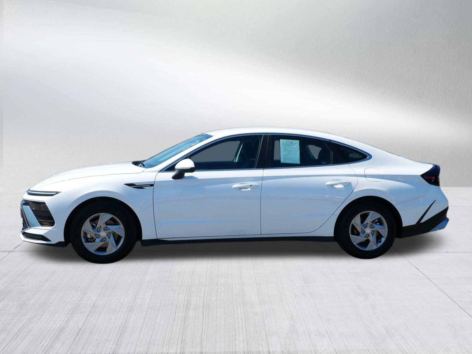 Certified 2026 Hyundai Sonata SE FWD image 4