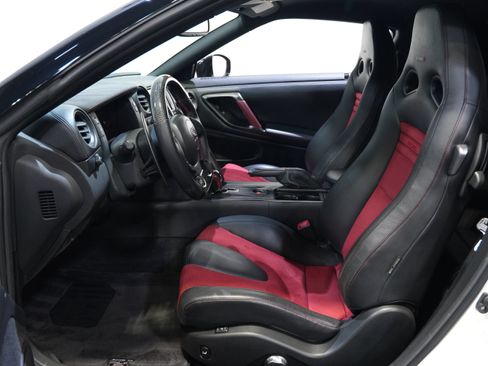 Used 2016 Nissan GT-R NISMO AWD/4WD image 30