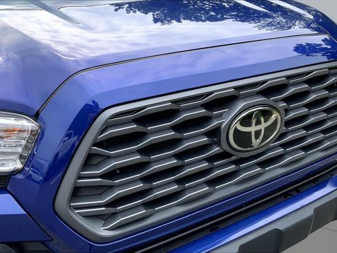 Used 2023 Toyota Tacoma TRD Off-Road w/ Technology Package RWD image 30
