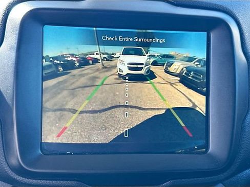 Used 2022 Jeep Renegade Latitude image 14