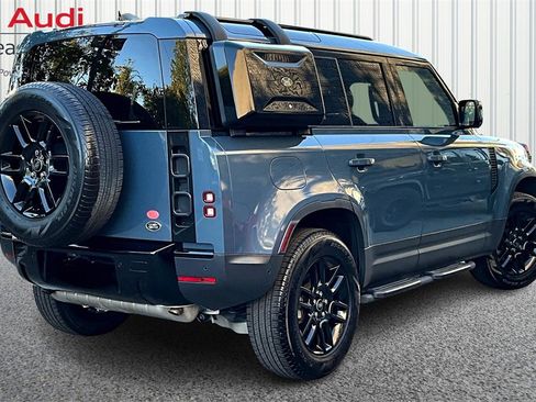 Used 2023 Land Rover Defender 110 S image 6