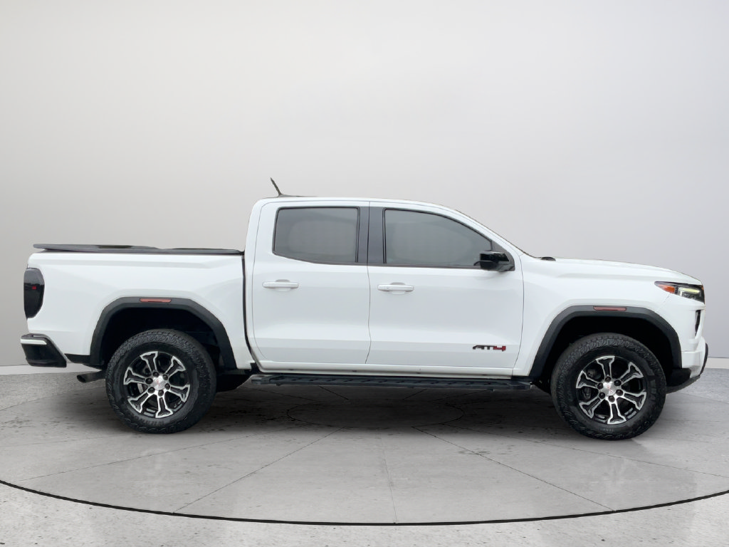 Used 2024 GMC Canyon AT4 w/ AT4 Premium Package AWD/4WD image 5