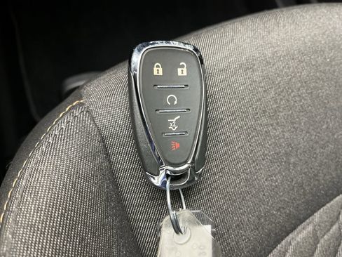 Used 2019 Chevrolet Equinox LT w/ Sun & Navigation Package image 28