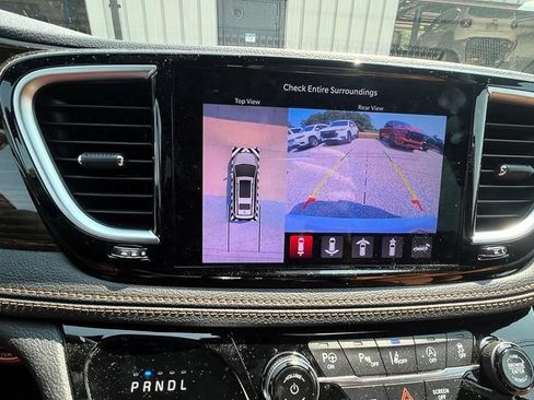 Used 2022 Chrysler Pacifica Pinnacle AWD/4WD image 20