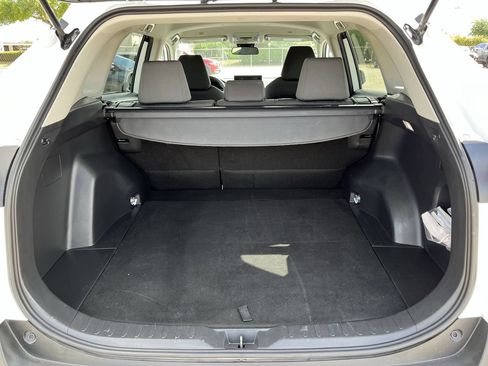 Used 2024 Toyota RAV4 XLE FWD image 28