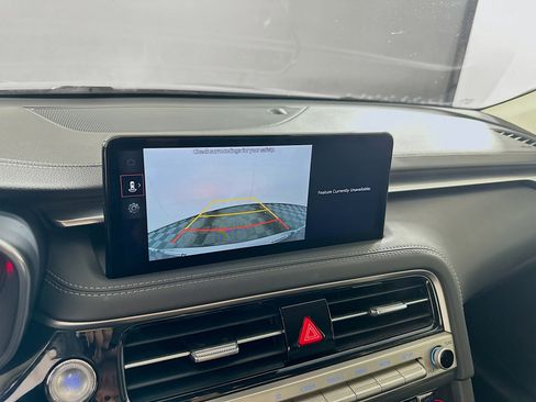 Used 2025 Genesis G70 2.5T image 22