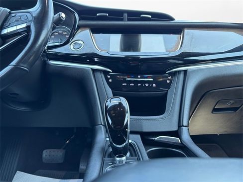 Used 2021 Cadillac XT6 Premium Luxury w/ Platinum Package image 11