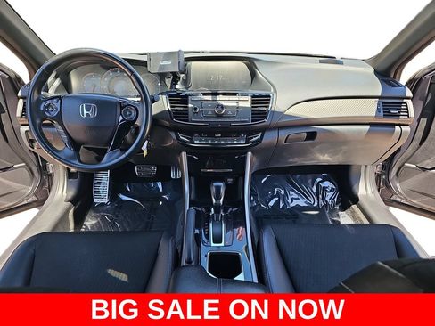 Used 2017 Honda Accord Sport image 9