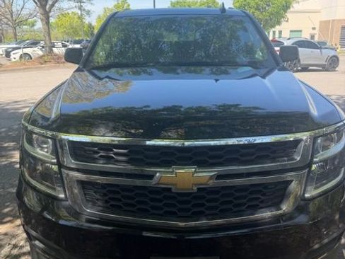 Used 2018 Chevrolet Suburban LT image 5