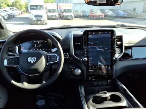 New 2026 RAM 1500 Laramie AWD/4WD image 14