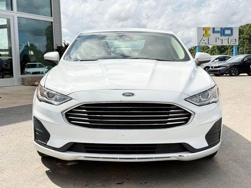 Used 2019 Ford Fusion SE FWD image 2