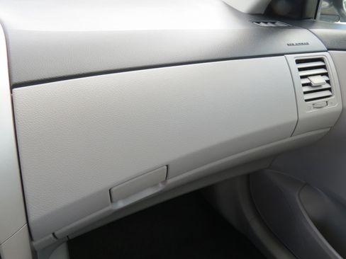 Used 2011 Toyota Corolla LE image 19