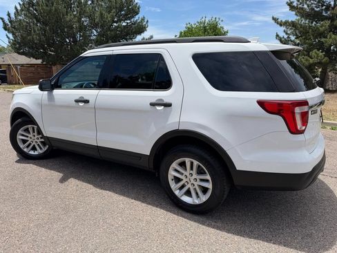 Used 2016 Ford Explorer 4WD image 2