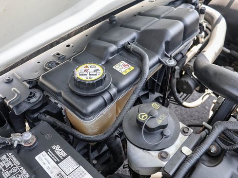 Used 2004 Ford Mustang GT RWD image 32