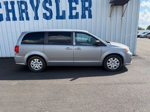 Used 2016 Dodge Grand Caravan SE w/ Quick Order Package 29E SE FWD image 9