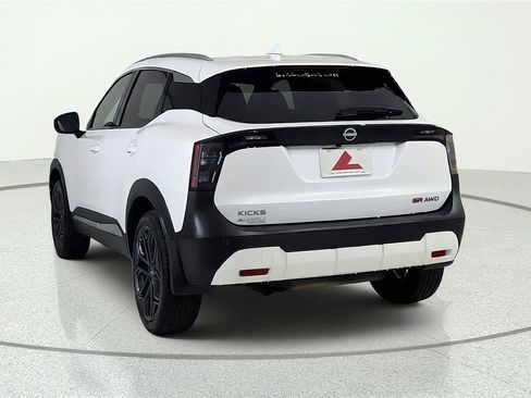 Used 2025 Nissan Kicks SR AWD/4WD image 5