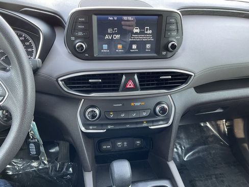 Used 2019 Hyundai Santa Fe SE image 16