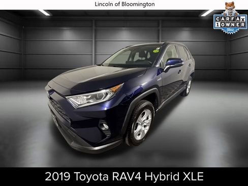 Used 2019 Toyota RAV4 XLE image 1