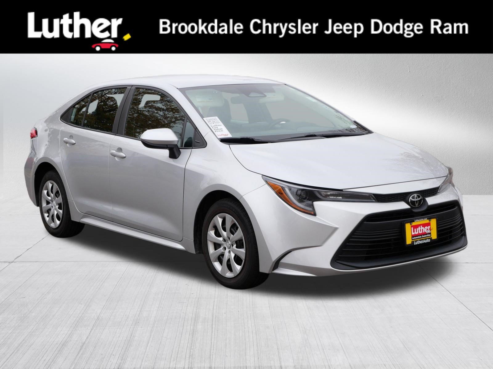 Used 2024 Toyota Corolla LE FWD image 1