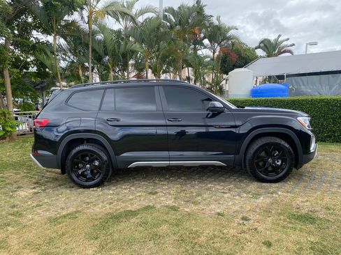 Used 2026 Volkswagen Atlas Peak Edition AWD/4WD image 8